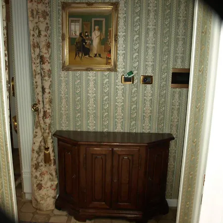 Villa-angelina Nocleg ze śniadaniem 3*